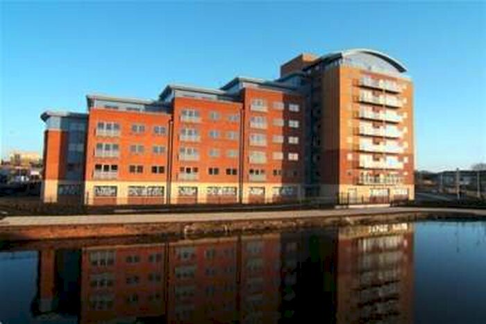 2 Bedroom Flat To Rent In Chantry Waters, Wakefield, WF1