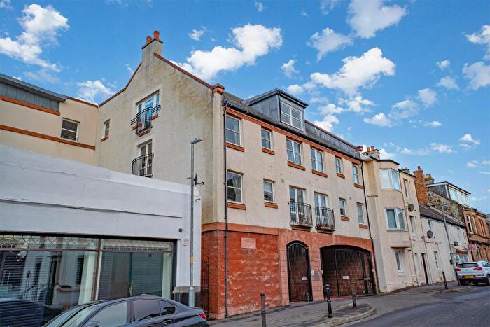 1 Bedroom Flat For Sale In Cumbrae Court, Nelson Street, Largs, KA30