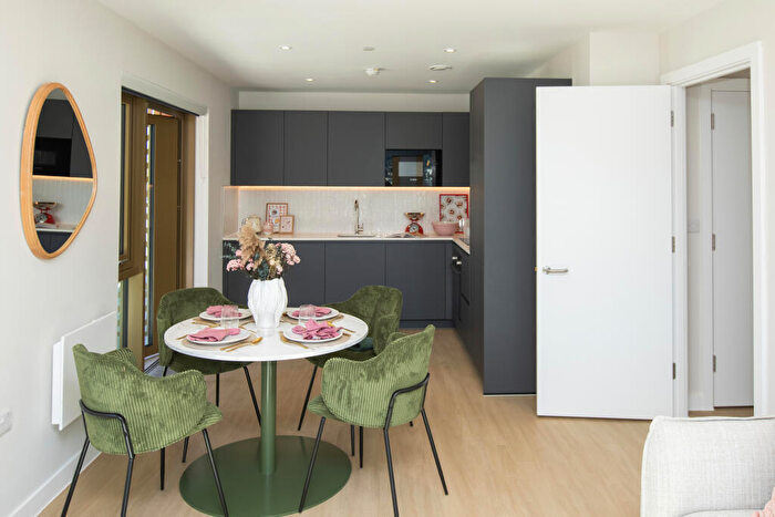 1 Bedroom Apartment To Rent In Weldale Street, Reading, Berkshire, RG1