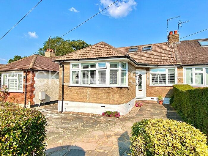 4 Bedroom Semi-Detached Bungalow For Sale In Aberdale Gardens, Potters Bar, EN6