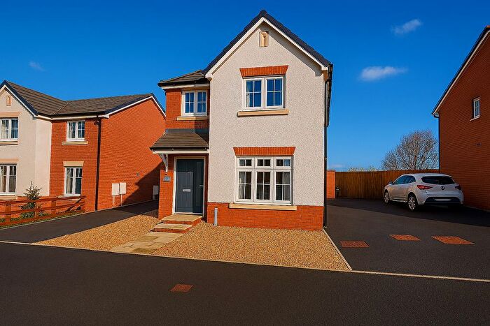 3 Bedroom Detached House For Sale In Comin Y Coed, Tonyrefail, Porth, CF39