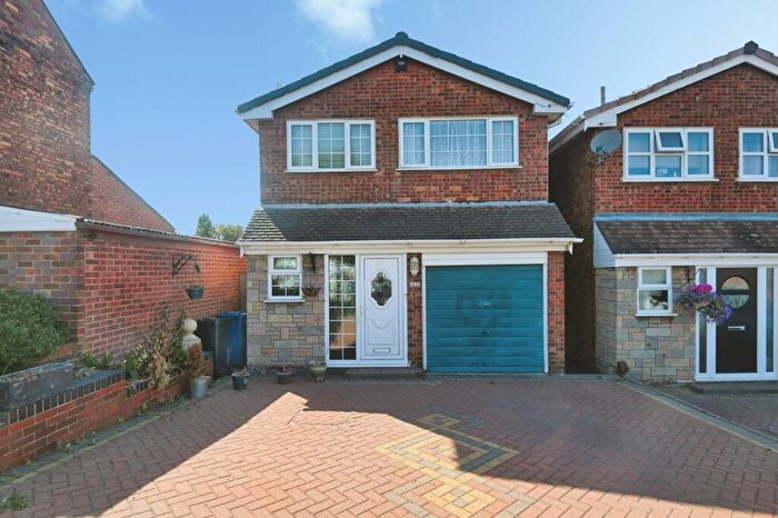 3 Bedroom Detached House For Sale In Sheepcote Lane, Tamworth, B77