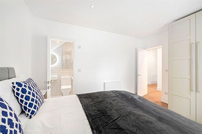 2 Bedroom Flat To Rent In Acton Lane, London, W4