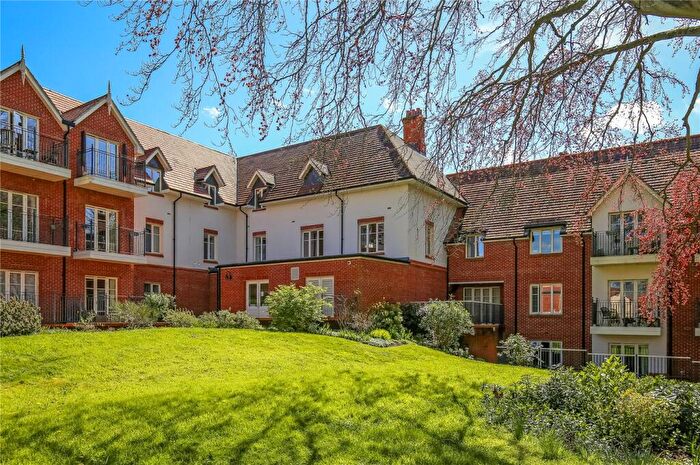 2 Bedroom Apartment For Sale In Garnier Drive, Eastleigh, Hampshire, SO50