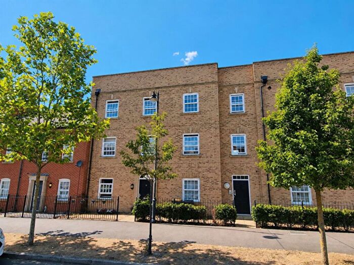 2 Bedroom Apartment For Sale In Saxon Way, Great Denham, Bedford, MK40