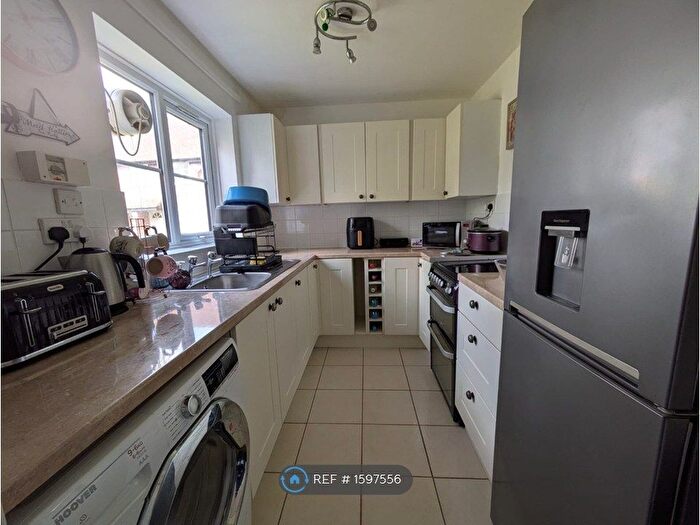 2 Bedroom Flat To Rent In Crawford Place, Newbury, RG14