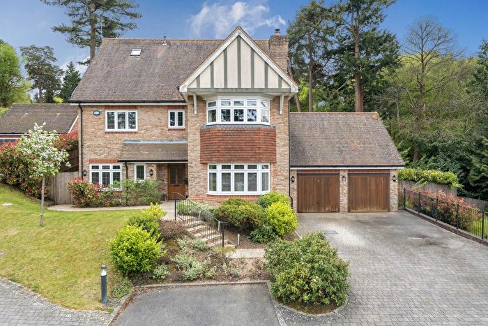 5 Bedroom Detached House For Sale In Gorsedene Close, Crowborough, TN6