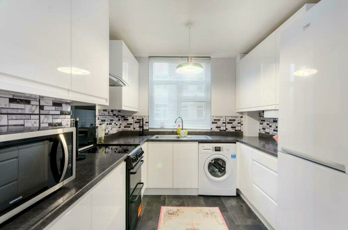 1 Bedroom Flat To Rent In Churchill Place, Harrow, HA1