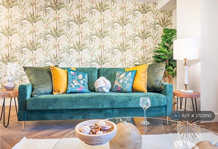 Studio To Rent In Old Town, Swindon, SN1