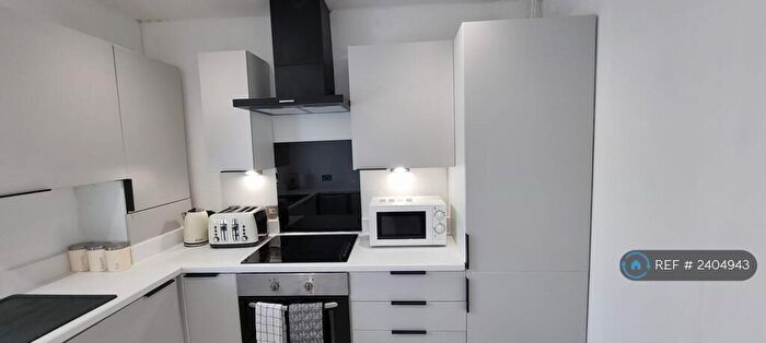 4 Bedroom Terraced House To Rent In Harwich Road, Colchester, CO4