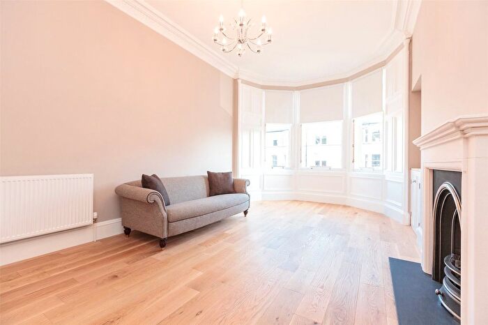 3 Bedroom Flat To Rent In Spottiswoode Street, Edinburgh, EH9