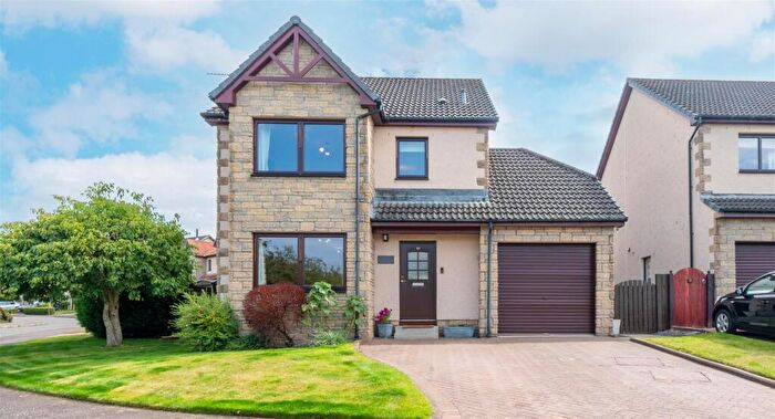 3 Bedroom House For Sale In Sutherland Crescent, Abernethy, Perth, PH2