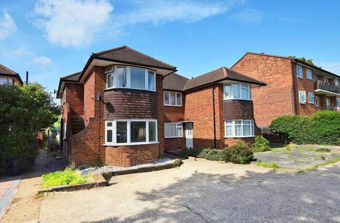 2 Bedroom Flat To Rent In Hanworth Road, Hampton, TW12