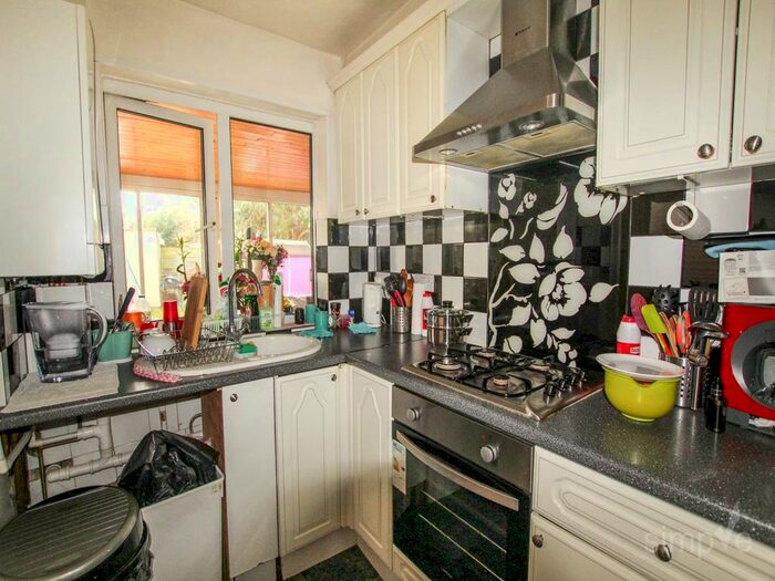 3 Bedroom Property To Rent In Willow Tree Close, Hayes, Middlesex, UB4