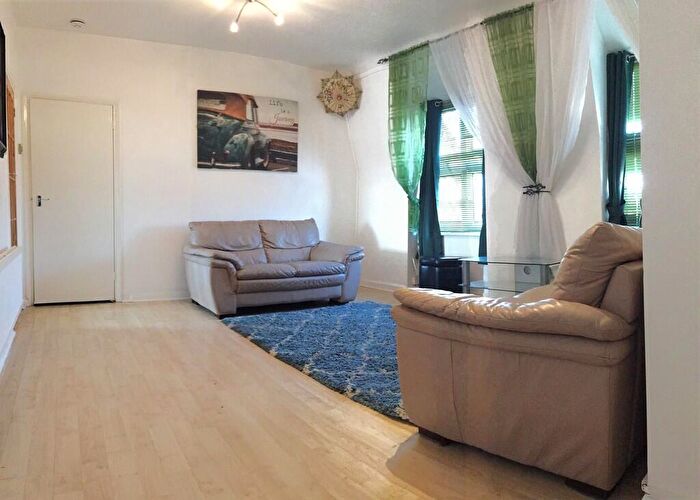 3 Bedroom Apartment To Rent In Oglethorpe Road, Dagenham, RM10