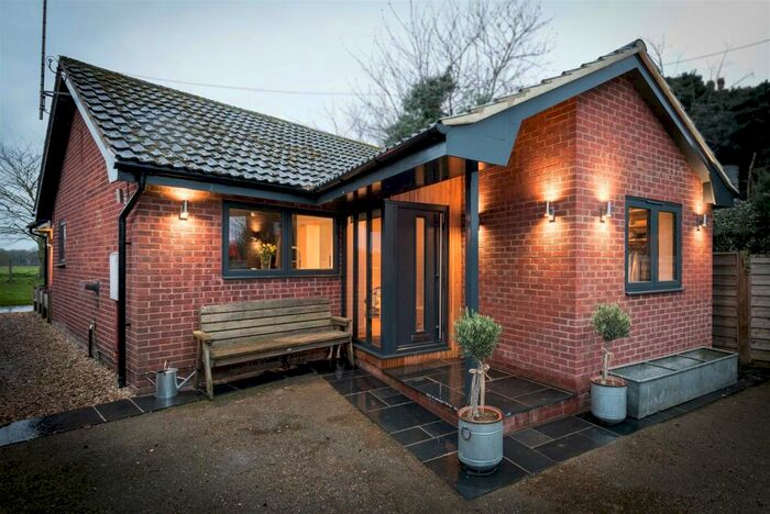 3 Bedroom Bungalow For Sale In Witham-On-The-Hill, Bourne, PE10