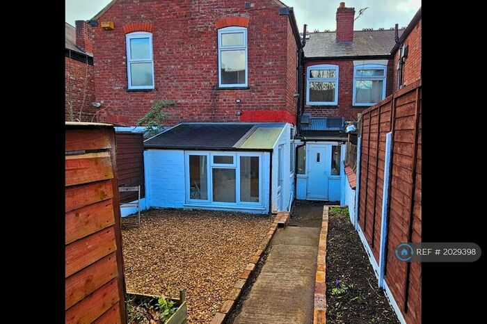 3 Bedroom Maisonette To Rent In Byrom Parade, Manchester, M19