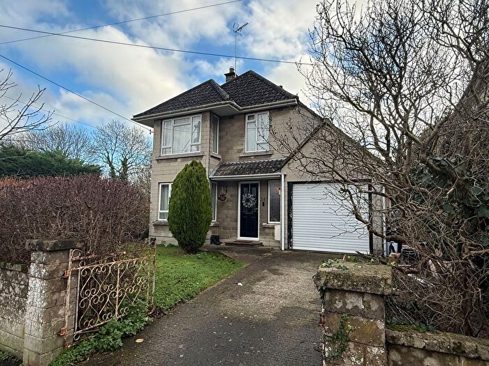 4 Bedroom Detached House For Sale In Shelburne Road, Calne, SN11