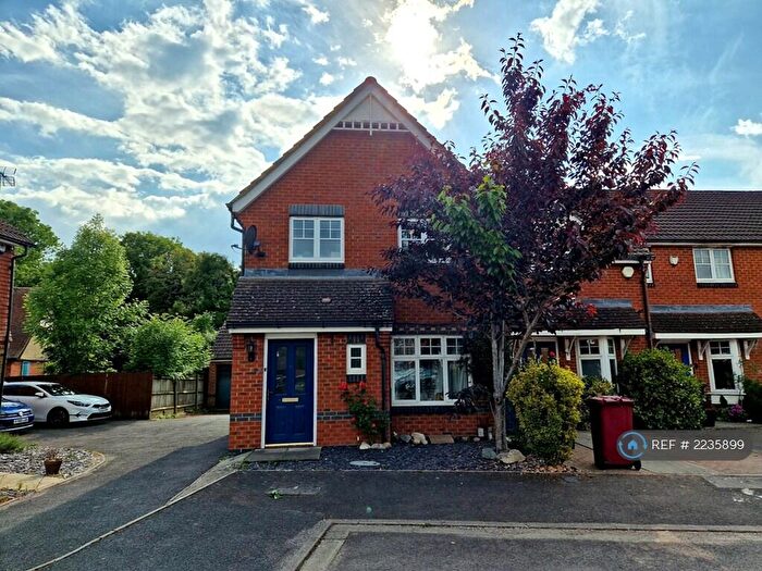 3 Bedroom End Of Terrace House To Rent In Clonmel Close, Reading, RG4