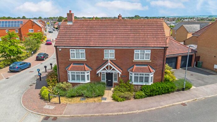 4 Bedroom Detached House For Sale In Swallow View, Lower Stondon, Henlow, SG16