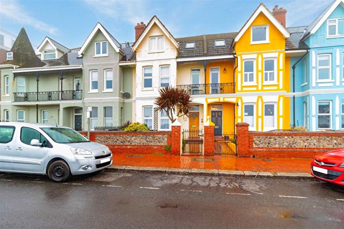 2 Bedroom Flat For Sale In New Parade, Worthing, BN11