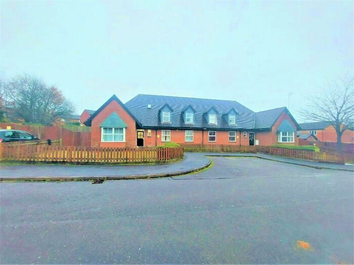 10 Bedroom House Of Multiple Occupation To Rent In Sandfield Close, Mansfield, Nottinghamshire, NG18