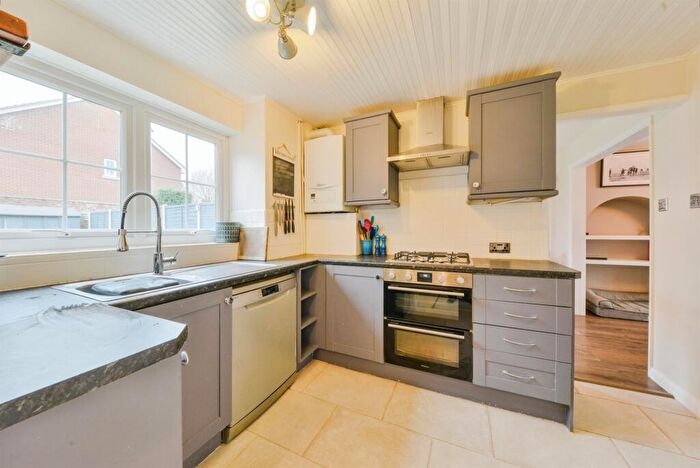 3 Bedroom End Of Terrace House For Sale In Archers Ride, Welwyn Garden City, AL7