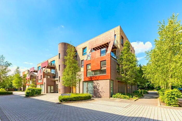 2 Bedroom Flat To Rent In Blondin Way, London, SE16