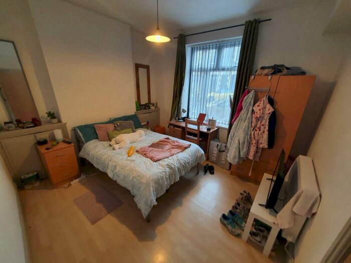 5 Bedroom House To Rent In Coburn Street, Cathays, Cardiff, CF24