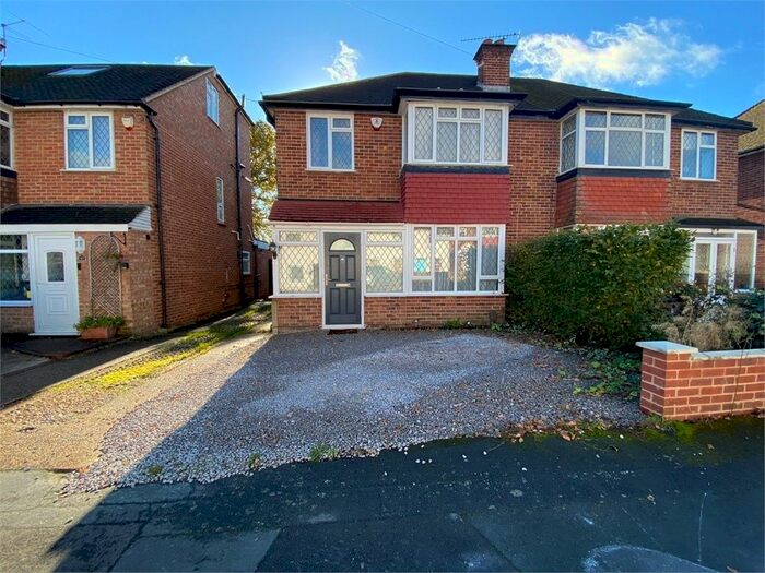 3 Bedroom Detached House To Rent In Coopers Row, Iver Heath, Buckinghamshire SL0