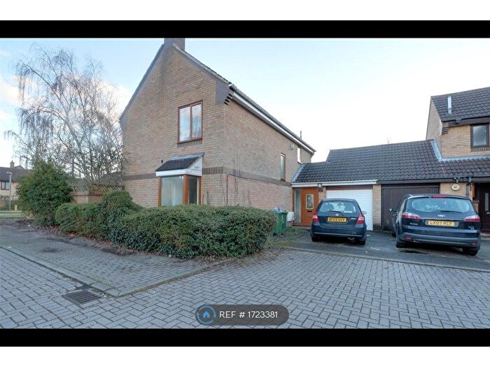 4 Bedroom Detached House To Rent In Ibstone Avenue, Milton Keynes, MK13