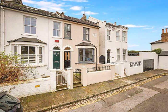 3 Bedroom End Of Terrace House For Sale In Gordon Terrace, Rochester, ME1