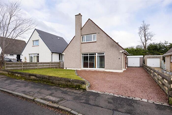 3 Bedroom Detached House For Sale In Birch Drive, Lenzie, G66