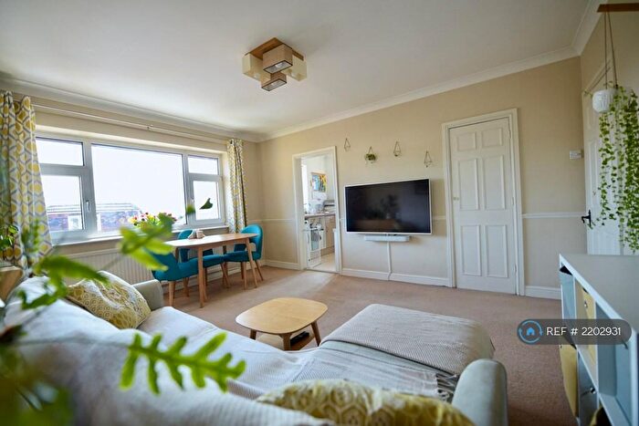 2 Bedroom Maisonette To Rent In Westerham Drive, Sidcup, DA15