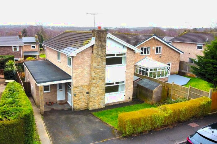4 Bedroom Detached House To Rent In Derwent Drive, Leeds, LS16