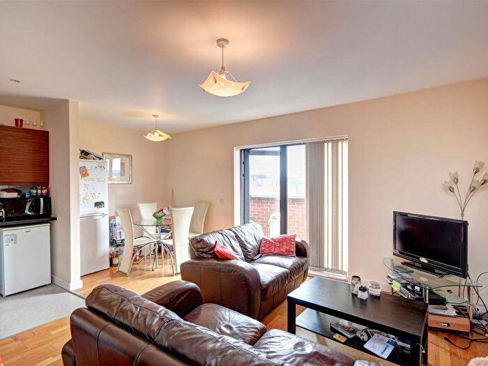 2 Bedroom Flat To Rent In London Road, Mitcham, SW16