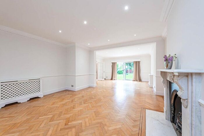 4 Bedroom House To Rent In Farm Avenue, Hocroft Estate, London, NW2