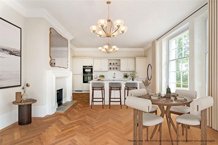 2 Bedroom Flat For Sale In The Manor At Arden Lawn, Henley-In-Arden, Warwickshire, B95