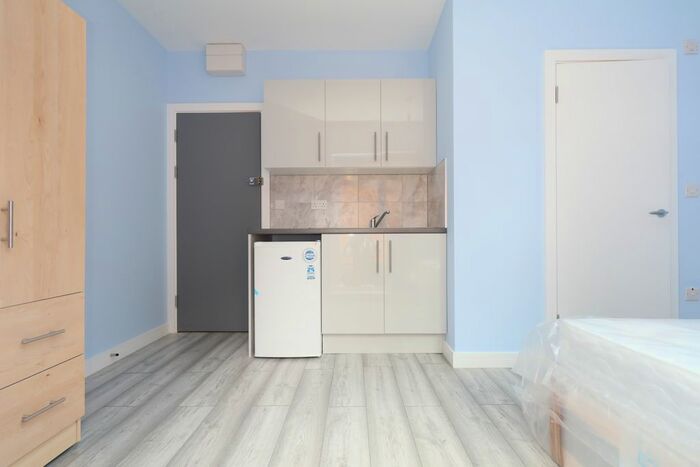Studio To Rent In Rowan Road, West Drayton, UB7