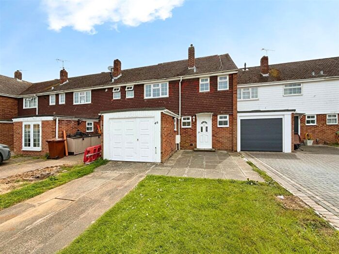4 Bedroom Terraced House For Sale In Oastview, Rainham, Gillingham, ME8