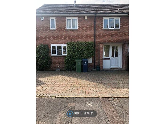 2 Bedroom Flat To Rent In Calcot Close, Headington, Oxford, OX3