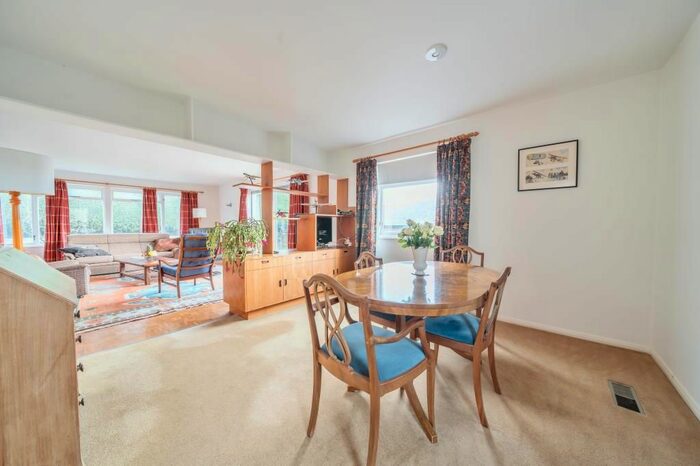 3 Bedroom Detached Bungalow For Sale In Middleton Stoney, Oxfordshire, OX25