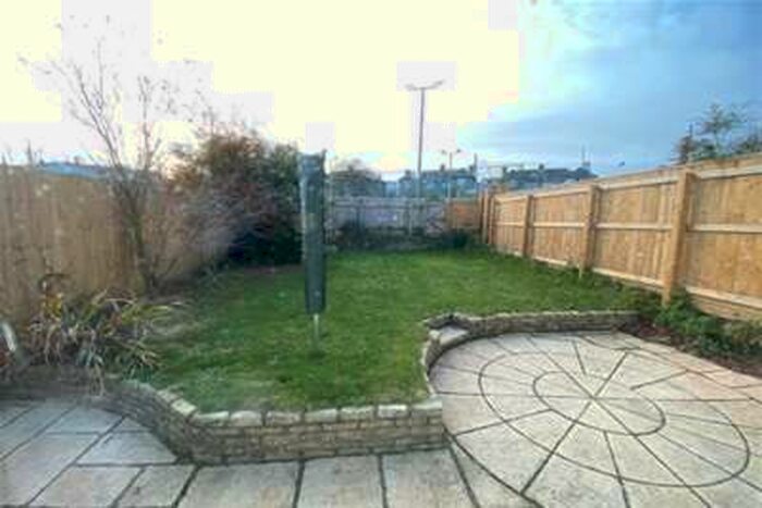 3 Bedroom Semi-Detached House To Rent In Briar Road, Hartley, PL3