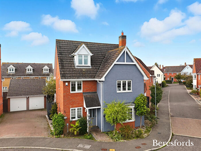 4 Bedroom Detached House For Sale In Chestnut View, Dunmow, CM6
