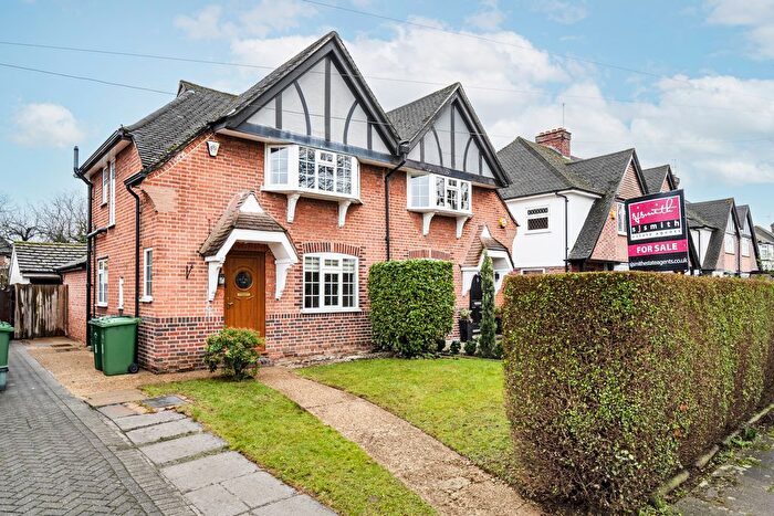 2 Bedroom Semi Detached House For Sale In Meadway, Ashford, TW15