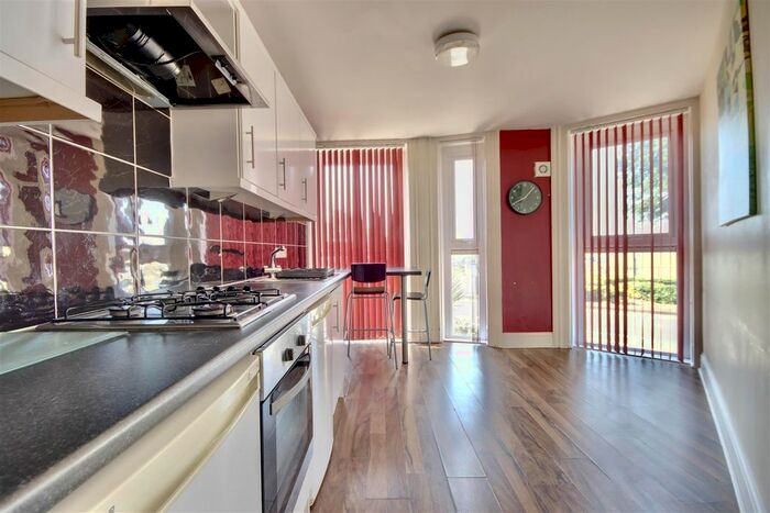 2 Bedroom Flat To Rent In Western Parade, Southsea, PO5