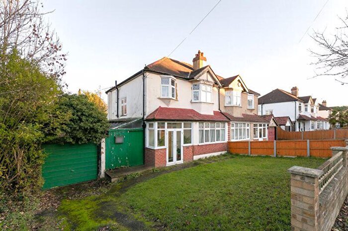 3 Bedroom Semi Detached House For Sale In Mount Park, Carshalton, SM5