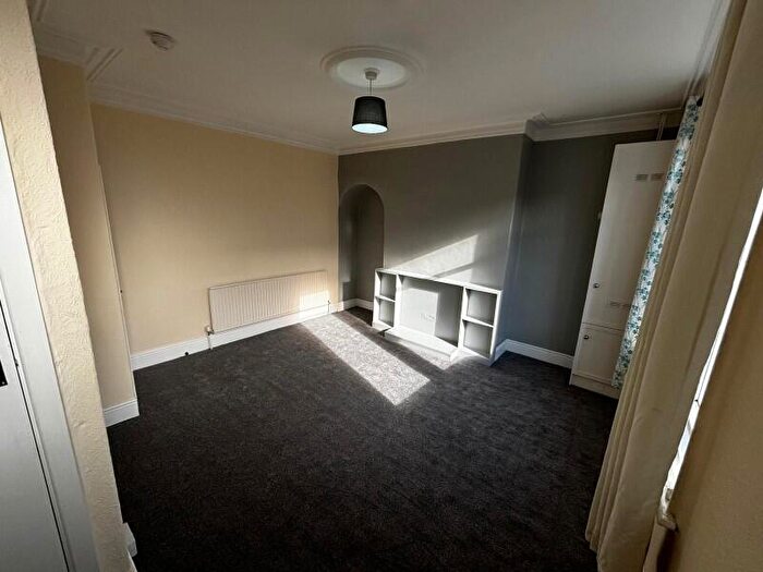 2 Bedroom Terraced House To Rent In Longroyd Grove, LS11