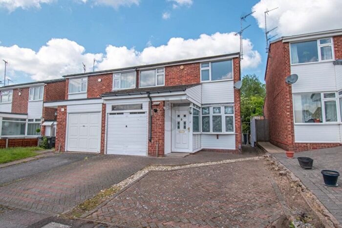 3 Bedroom Semi Detached House For Sale In Nevanthon Road, Leicester, LE3