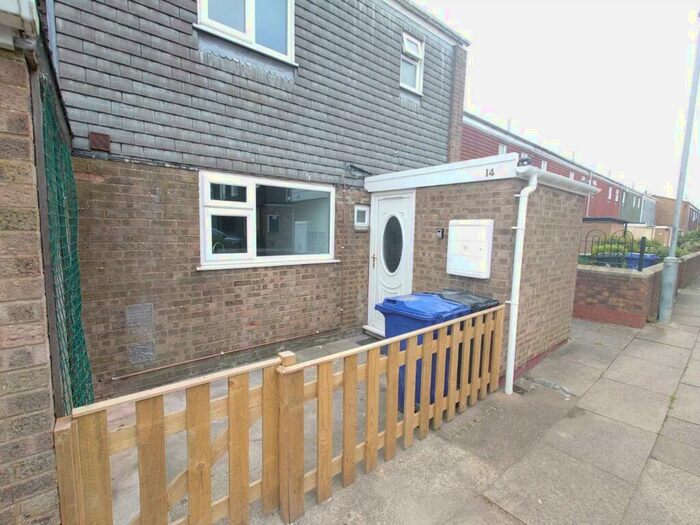 3 Bedroom Terraced House To Rent In Bremerhaven Way, Grimsby, DN33